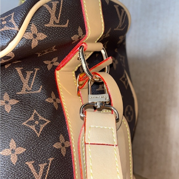 Louis Vuitton Brown Monogram Men's Bag - Picture 3 of 4